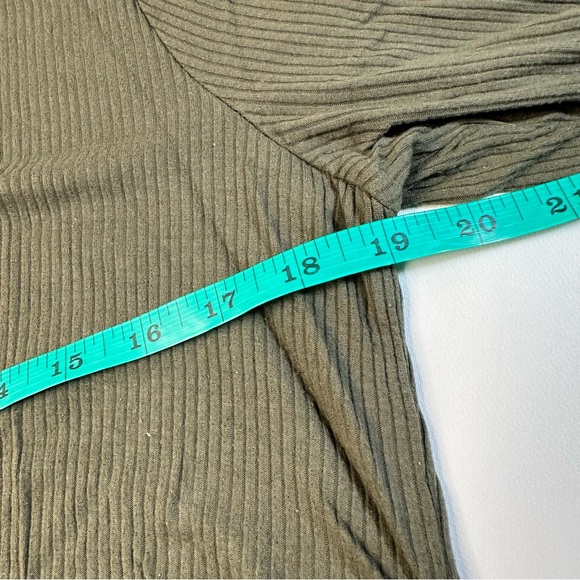 Ingrid and Isabel Maternity Button Shirt Womens Top XXL Olive Ribbed Stretch - Picture 8 of 12